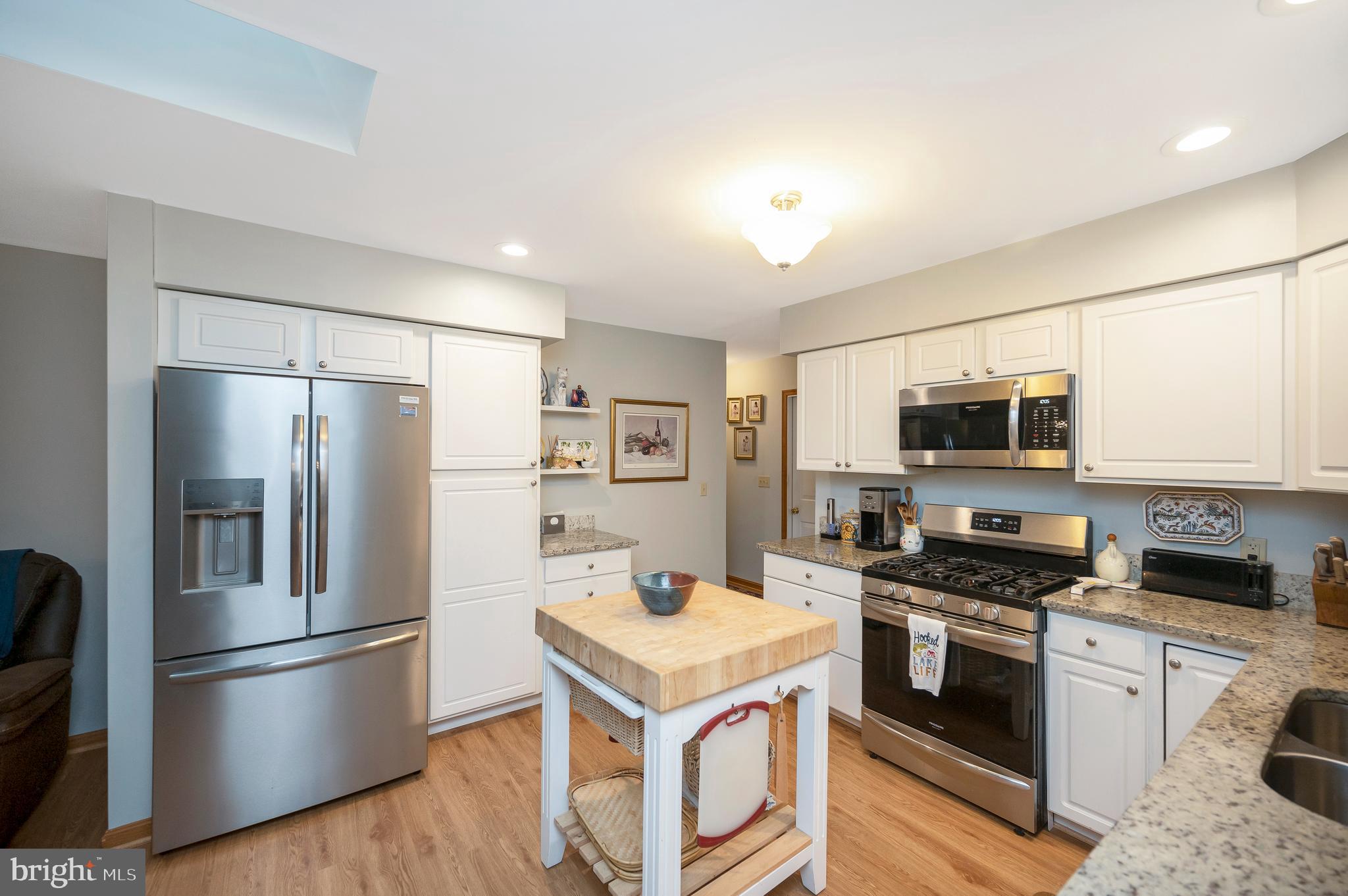 2402 LAKEVIEW PARKWAY