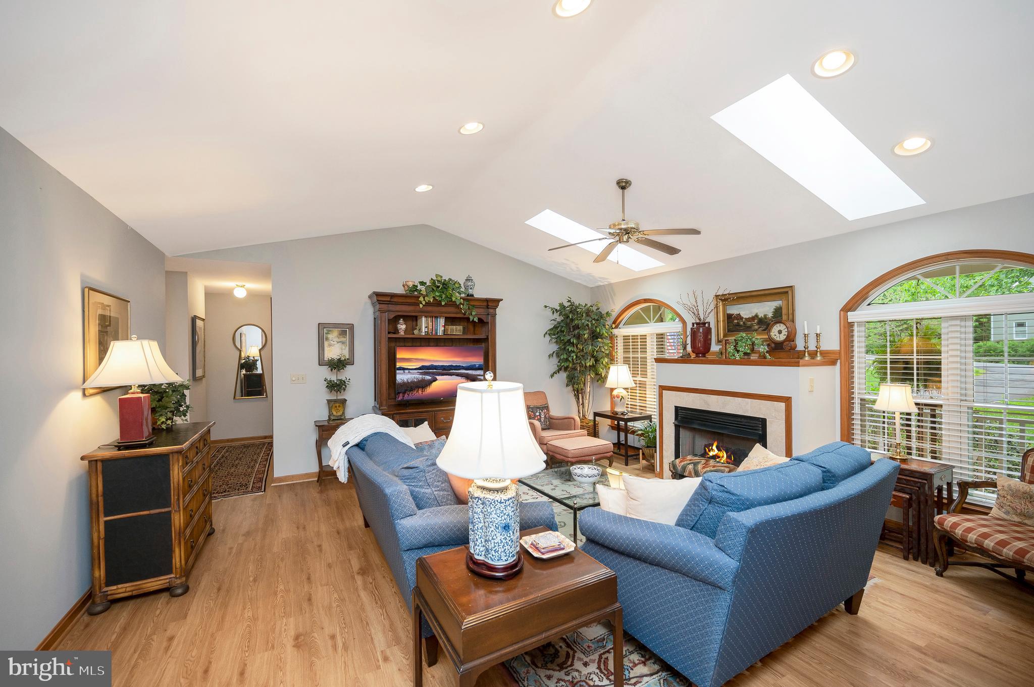 2402 LAKEVIEW PARKWAY