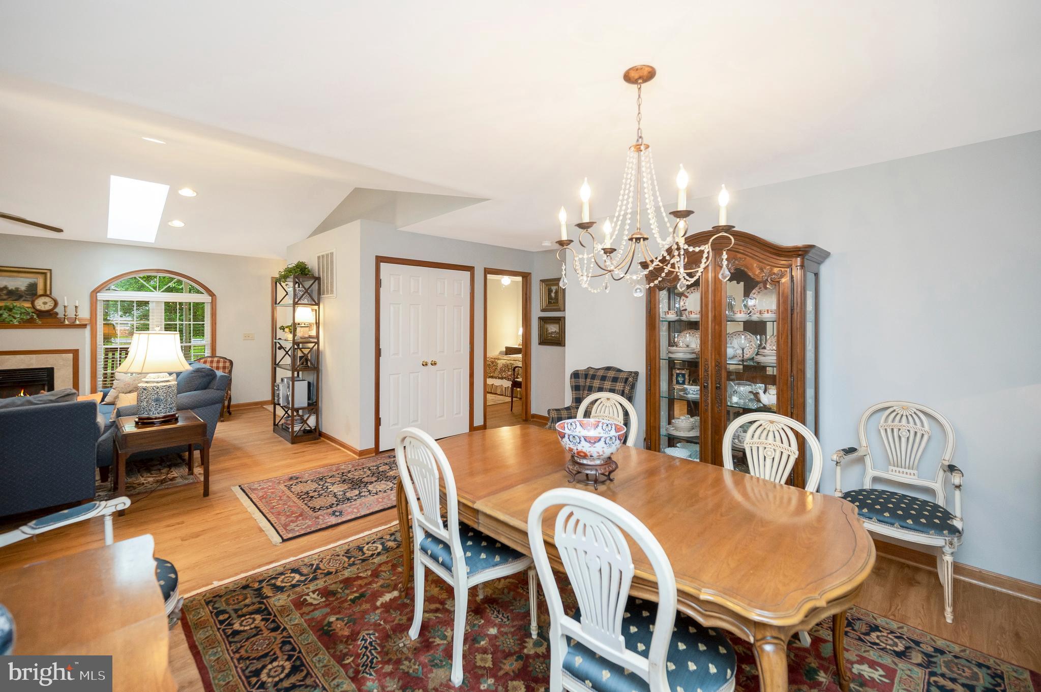 2402 LAKEVIEW PARKWAY