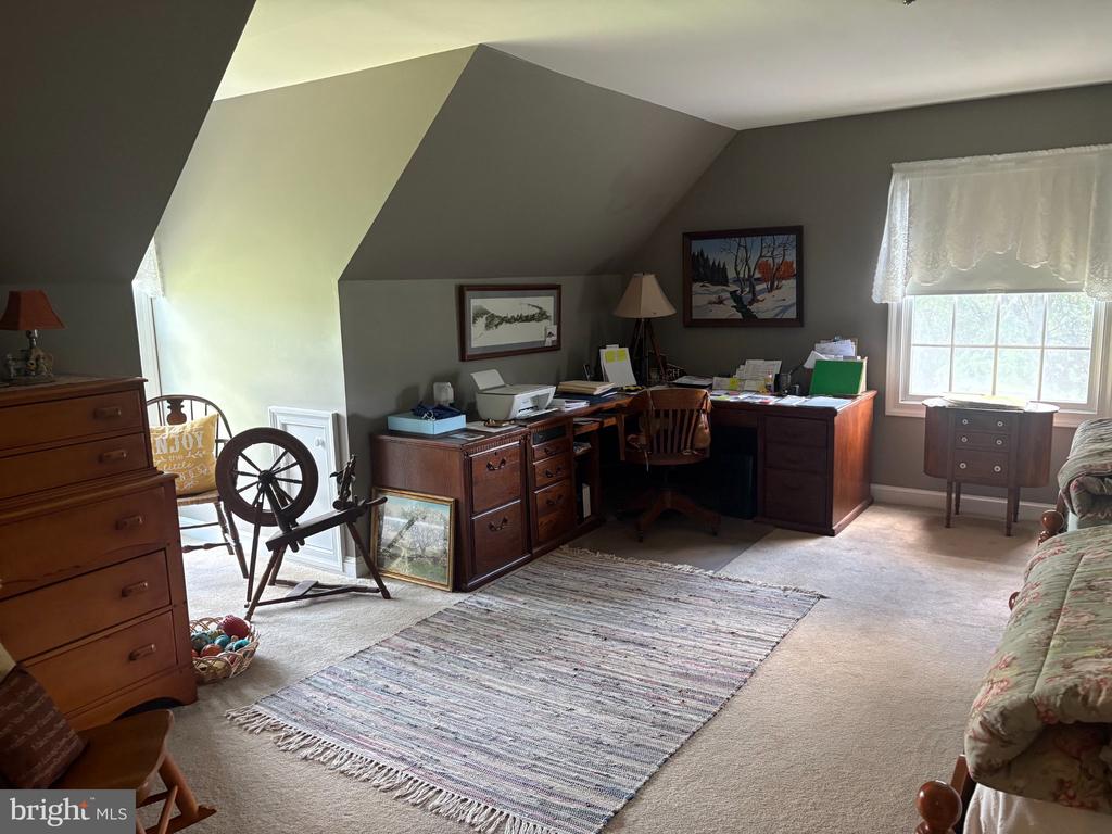215 BOXLEY LANE