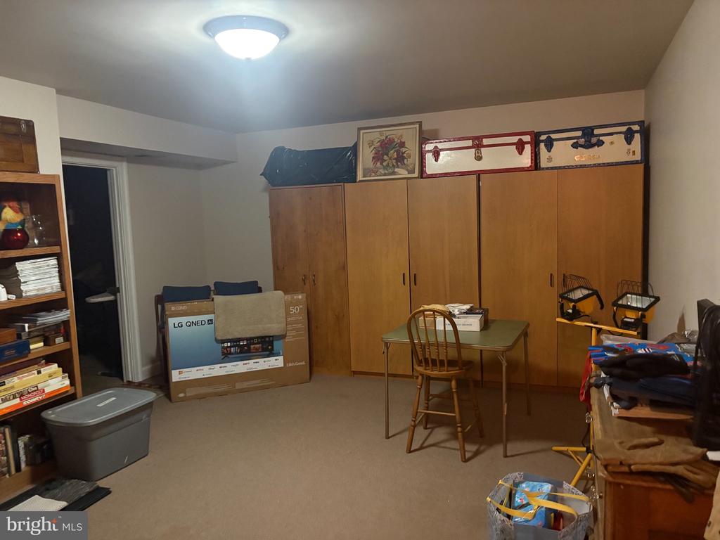 215 BOXLEY LANE