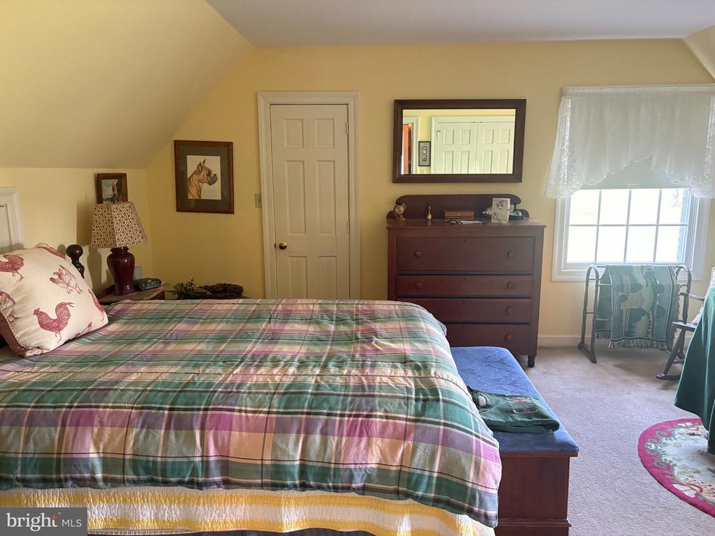 215 BOXLEY LANE