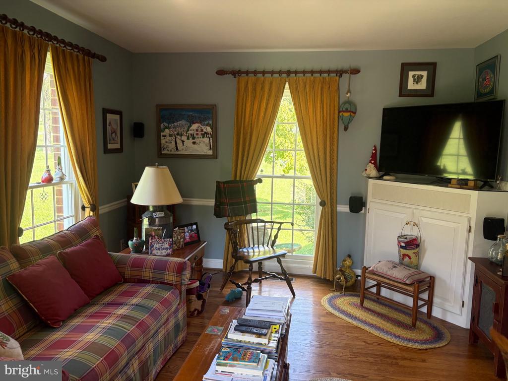 215 BOXLEY LANE