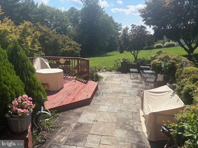 215 BOXLEY LANE