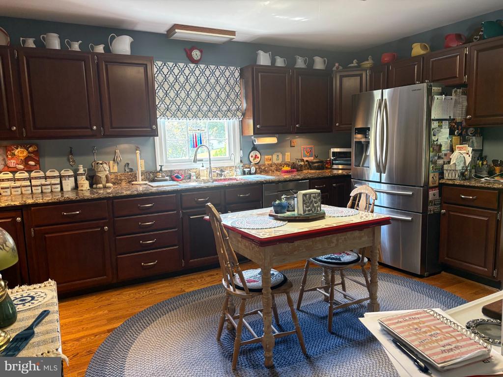 215 BOXLEY LANE