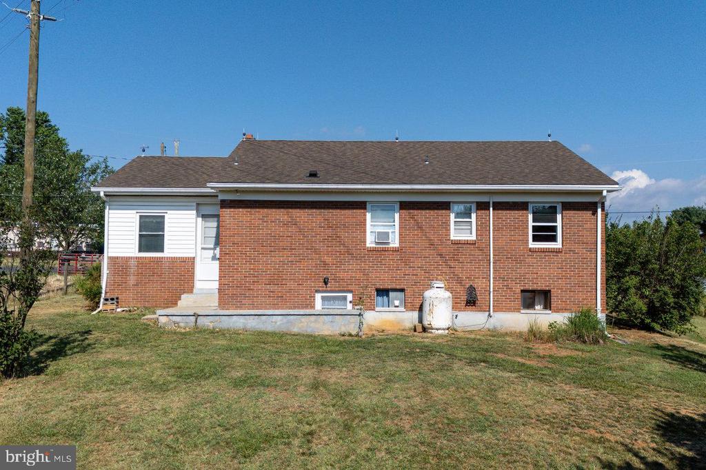 925 FORREST DRIVE