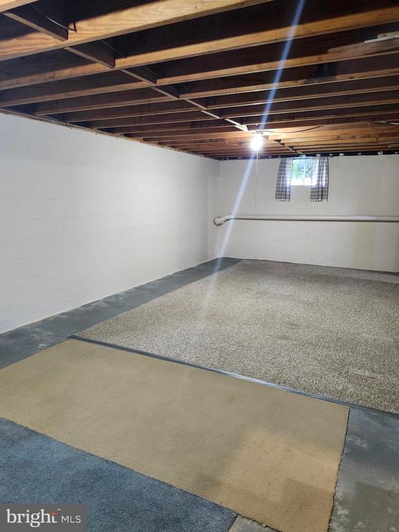 925 FORREST DRIVE