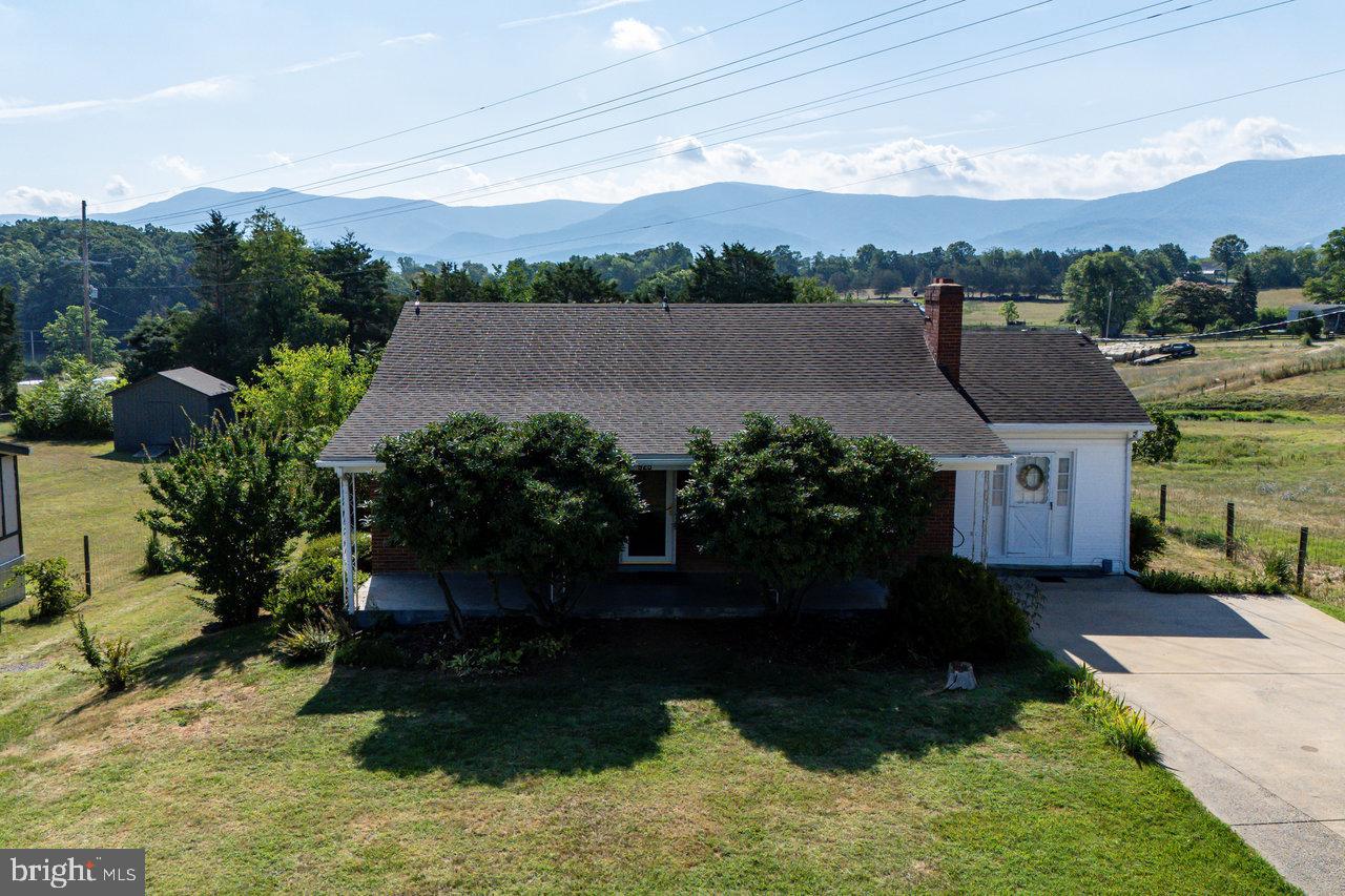 925 FORREST DRIVE