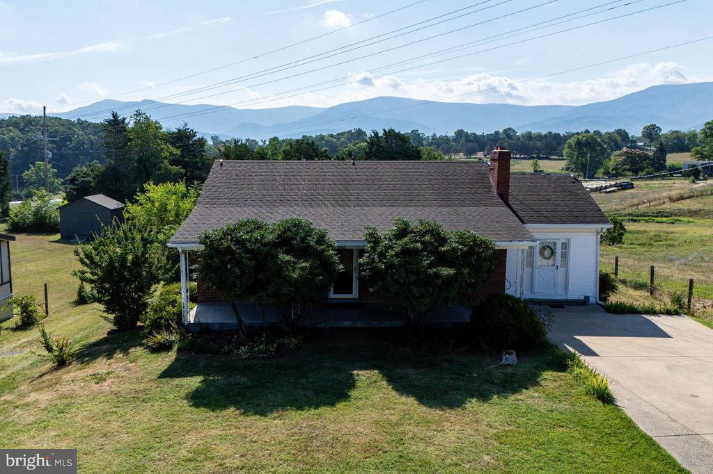 925 FORREST DRIVE