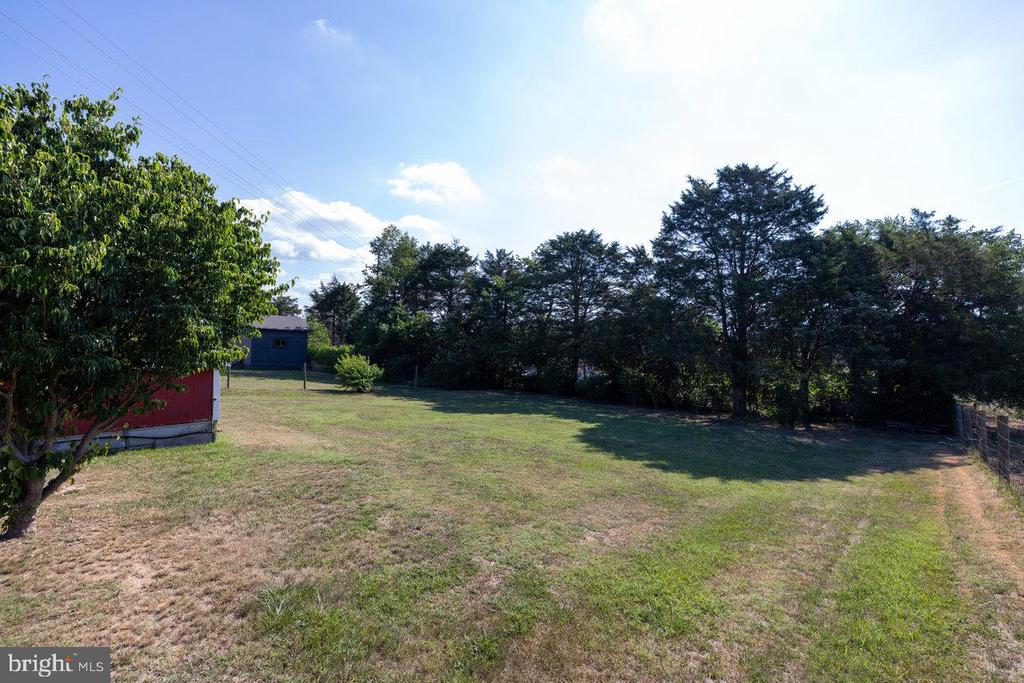 925 FORREST DRIVE