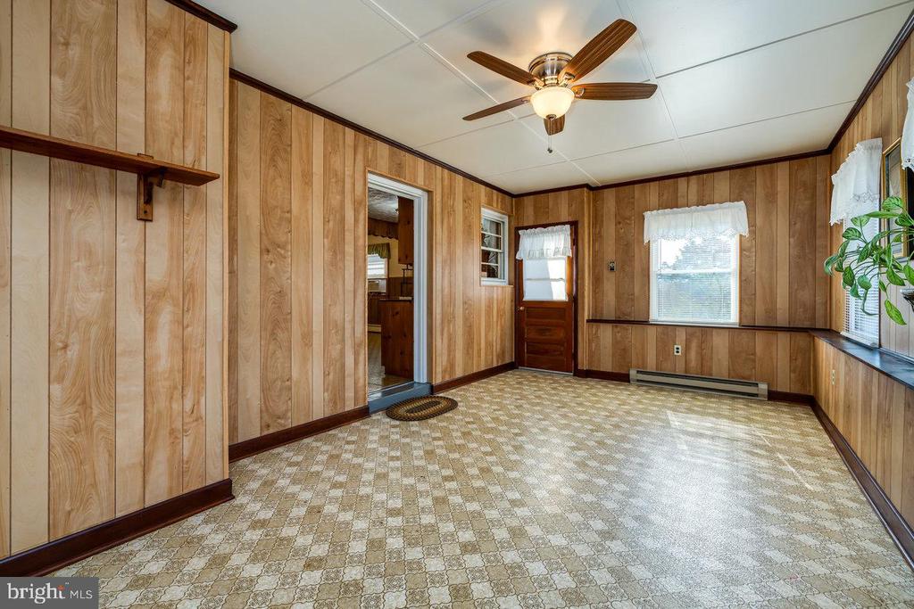 925 FORREST DRIVE