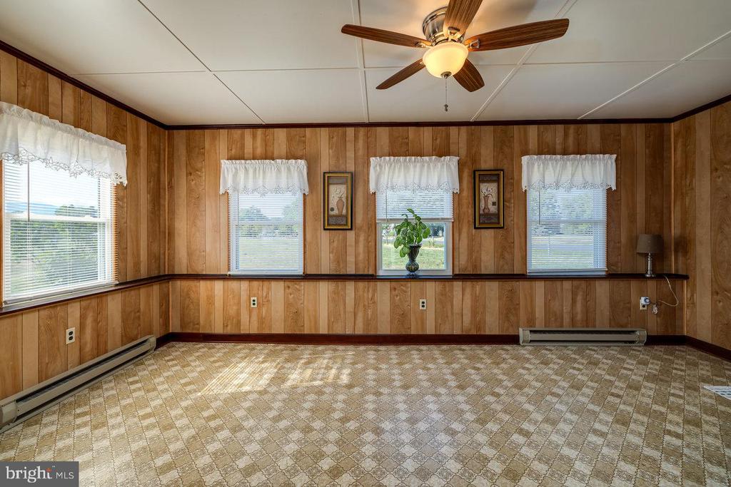 925 FORREST DRIVE