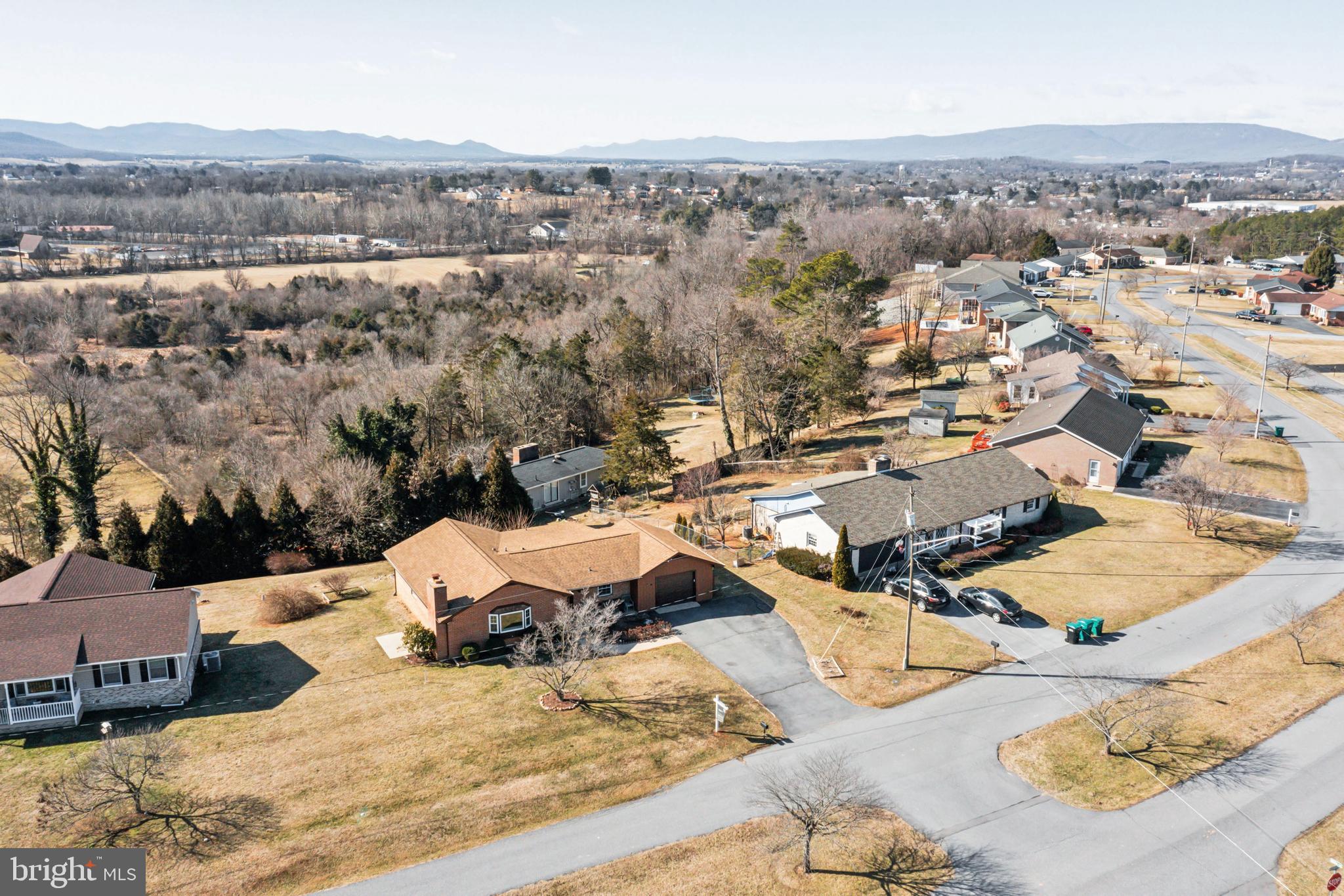 24 Springview Blvd