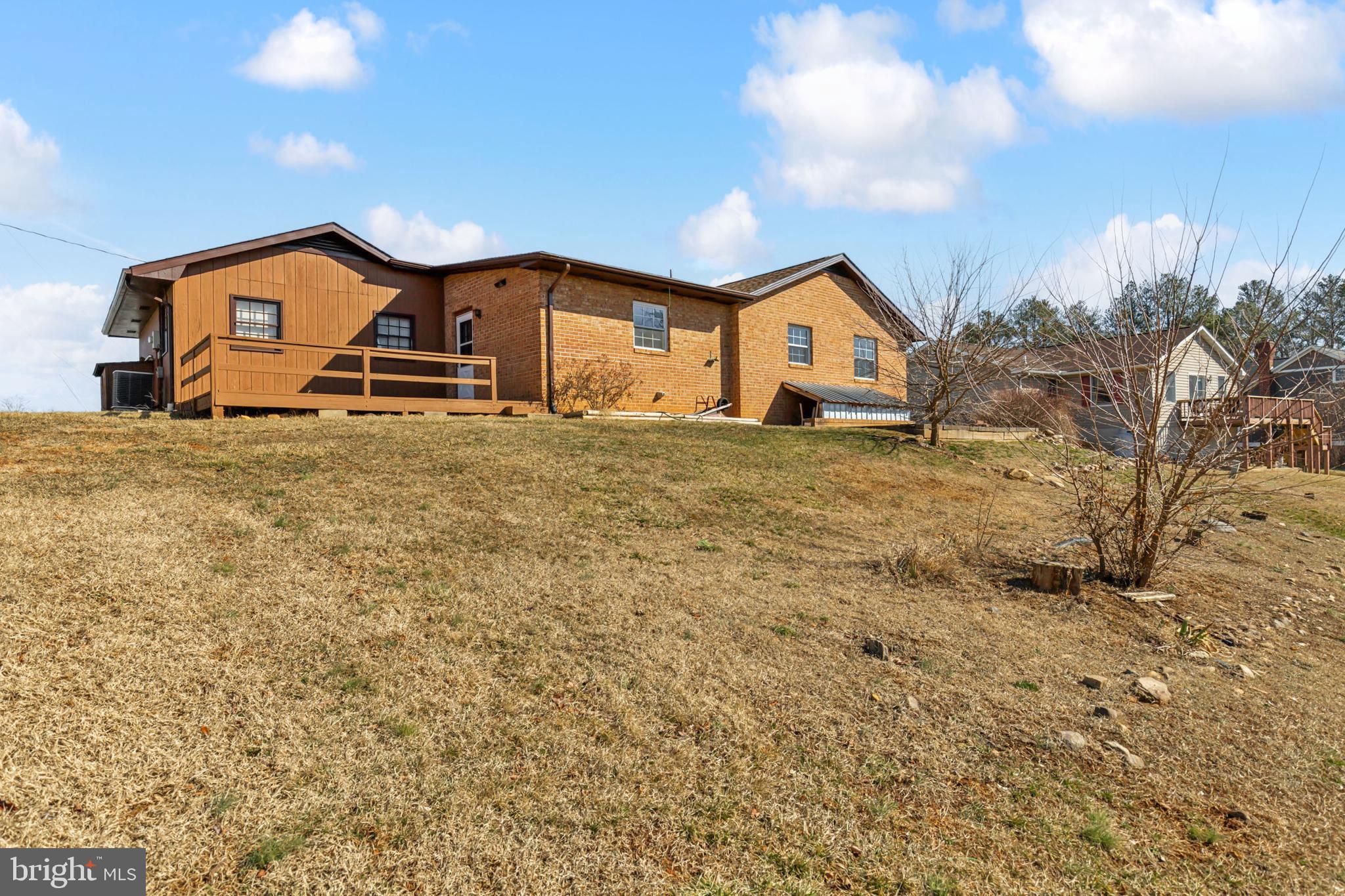 24 Springview Blvd