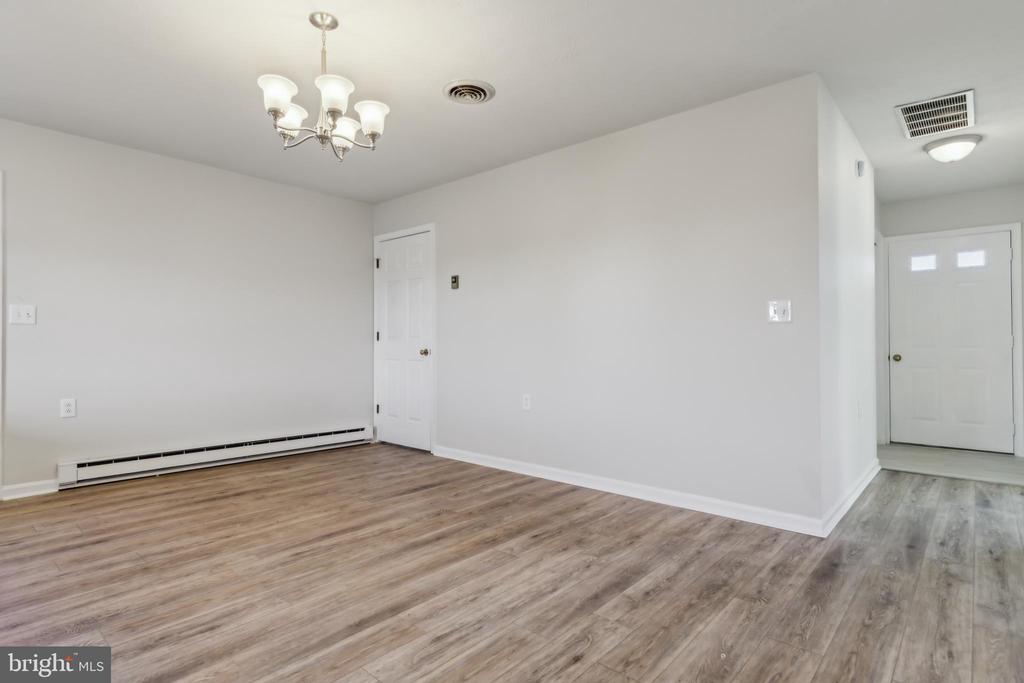 24 Springview Blvd