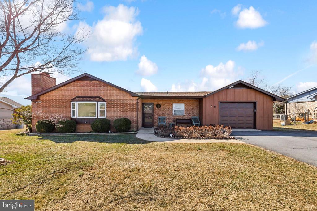 24 Springview Blvd