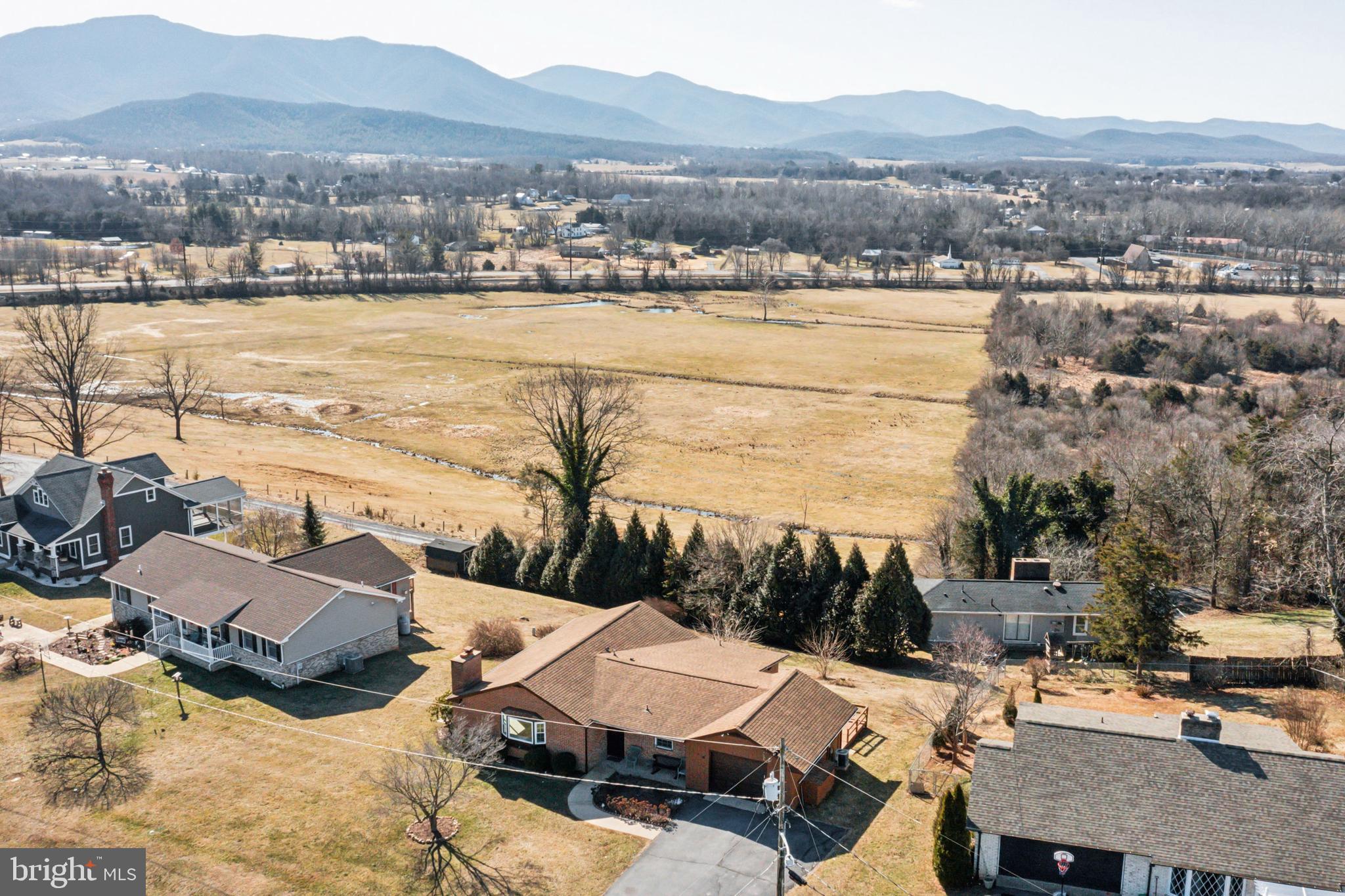 24 Springview Blvd
