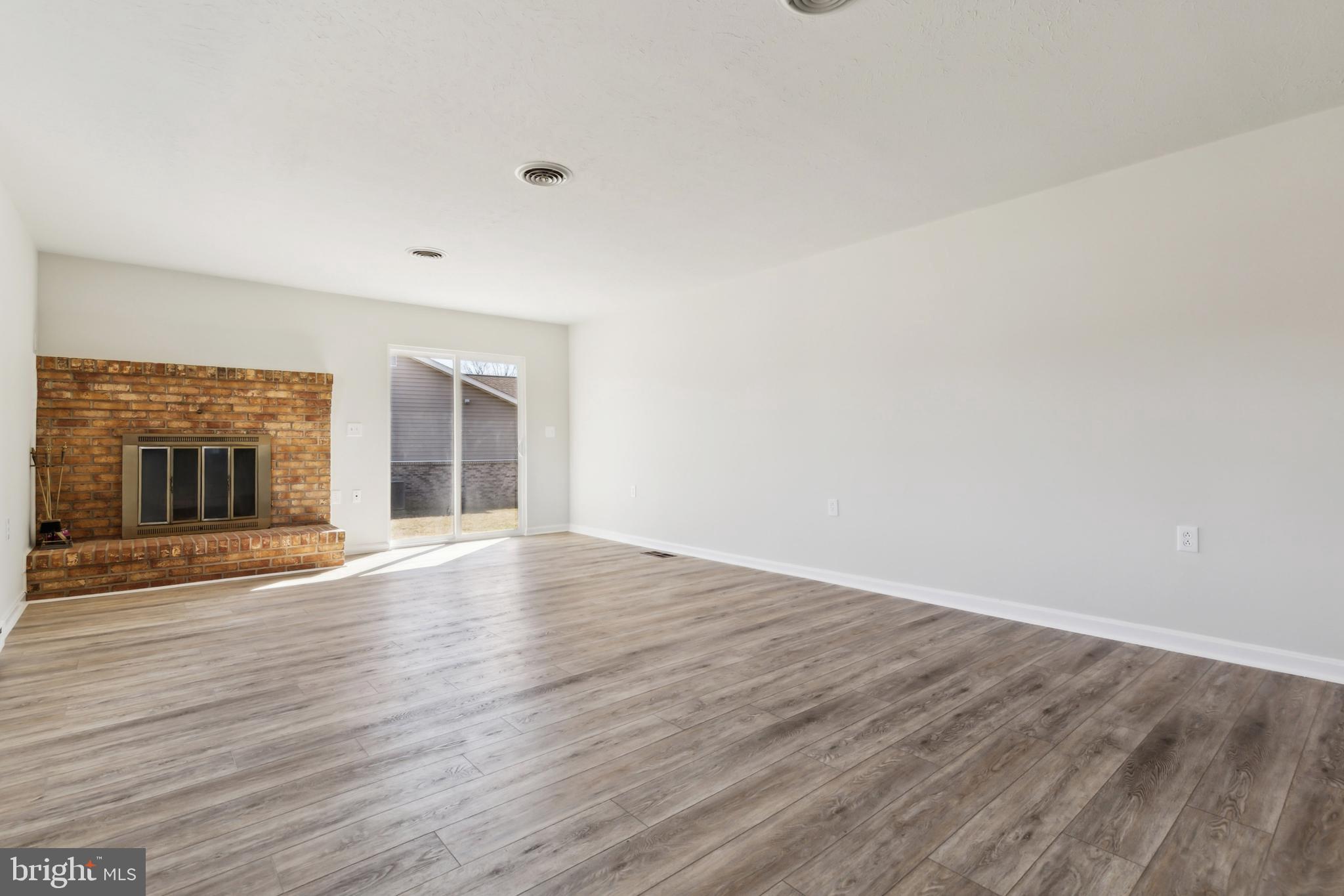 24 Springview Blvd