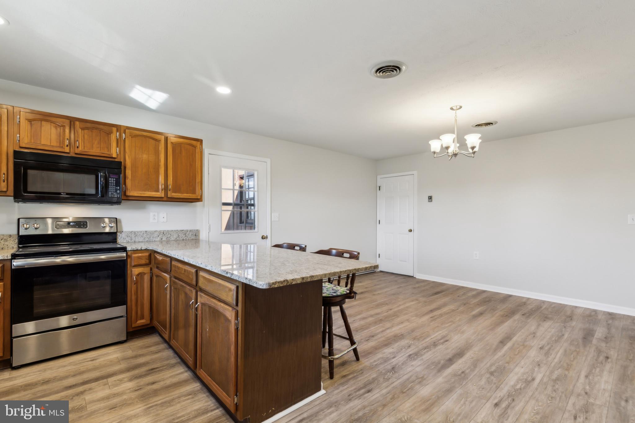 24 Springview Blvd