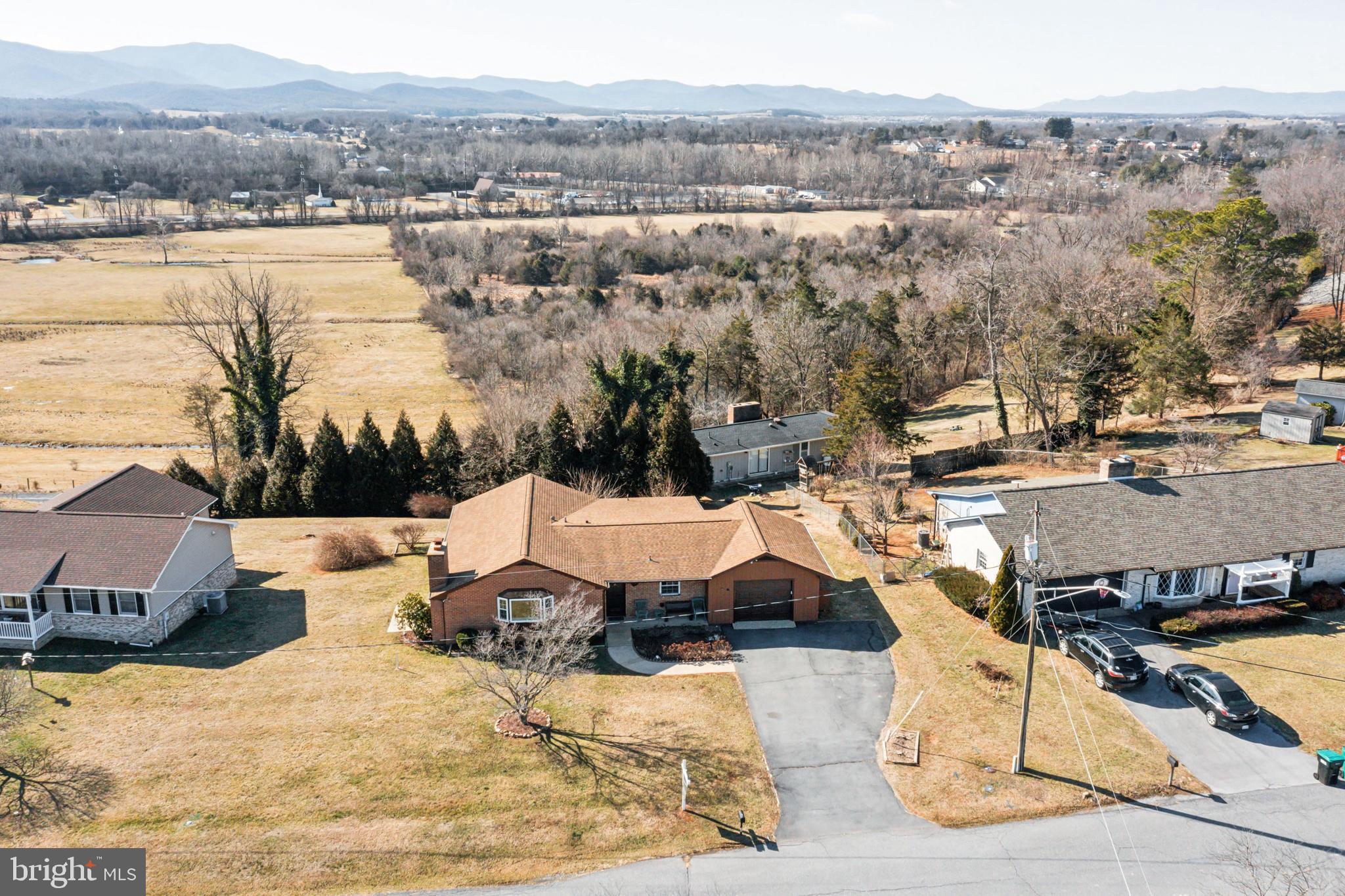 24 Springview Blvd