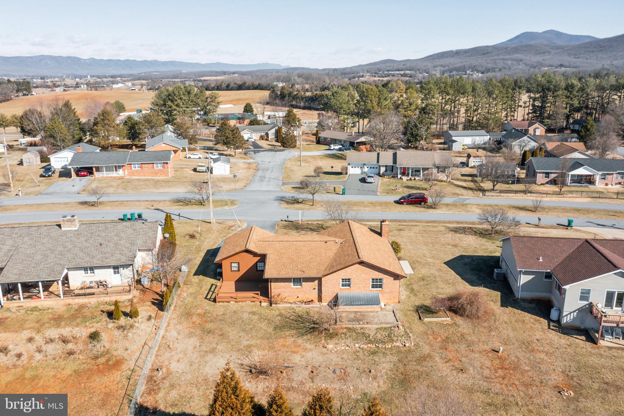 24 Springview Blvd
