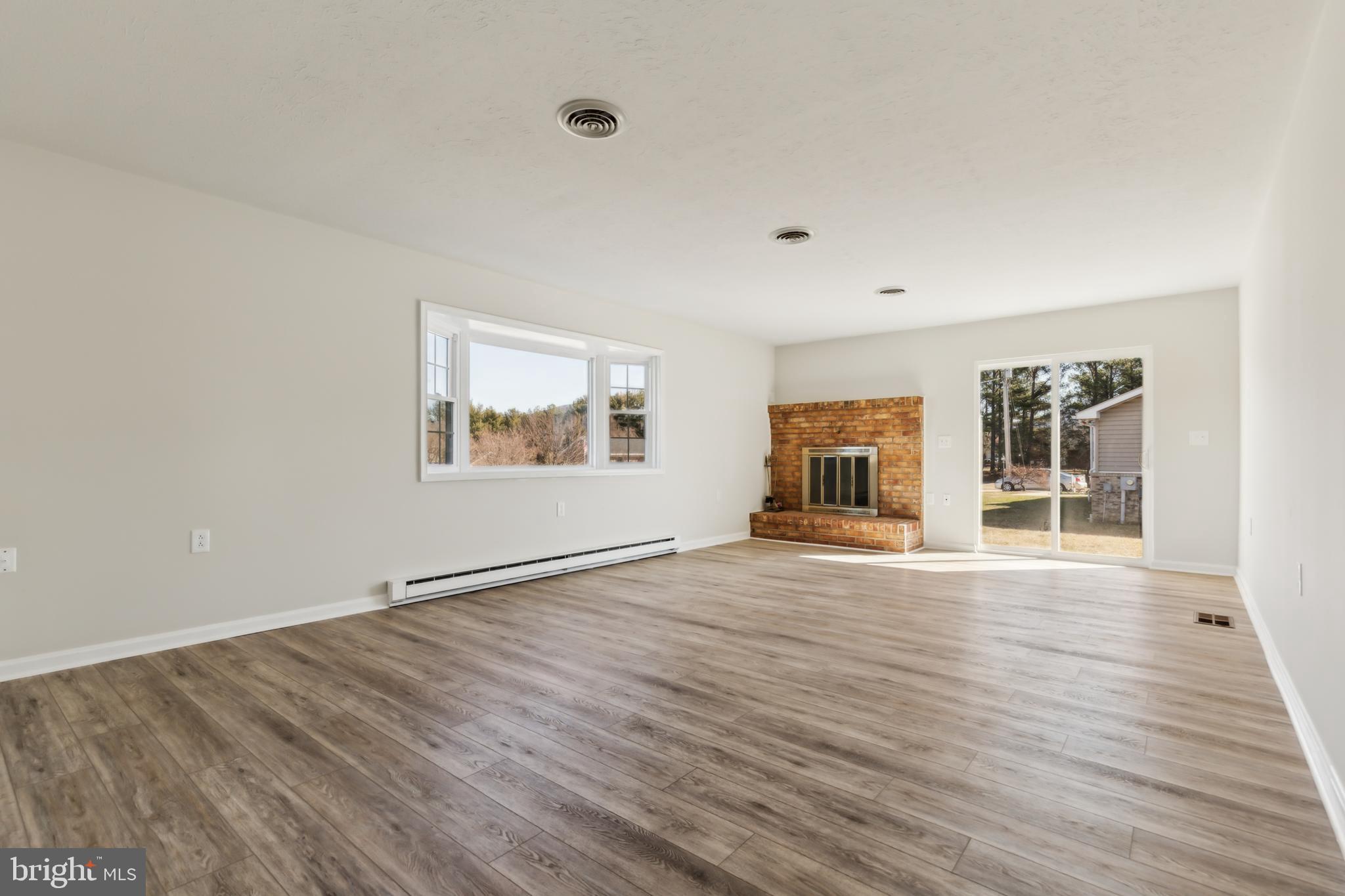 24 Springview Blvd