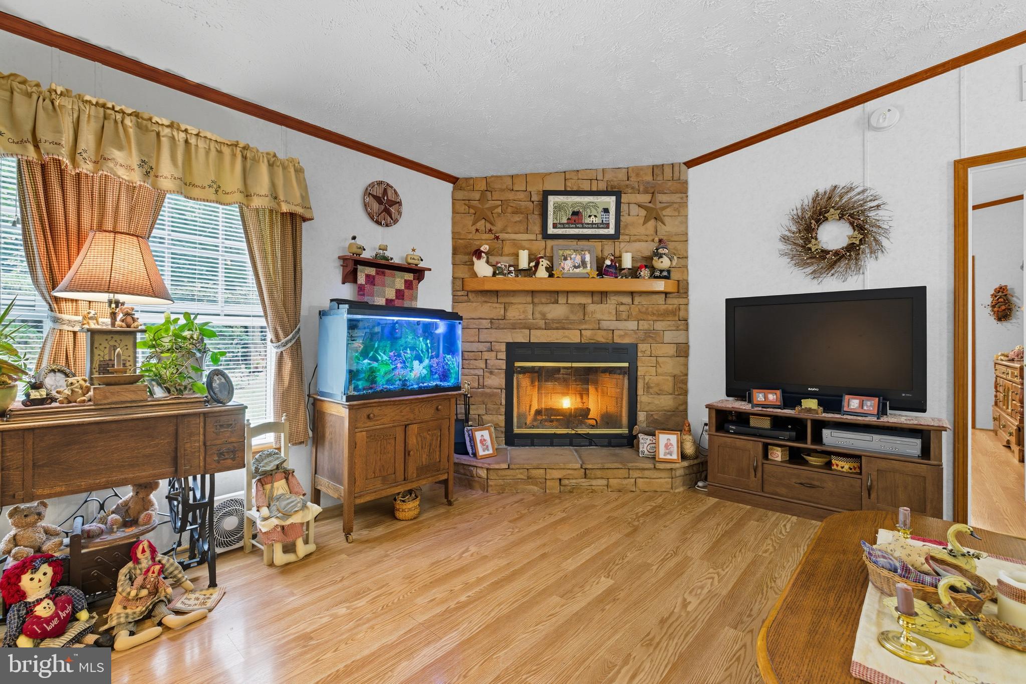 287 MOCKINGBIRD LANE