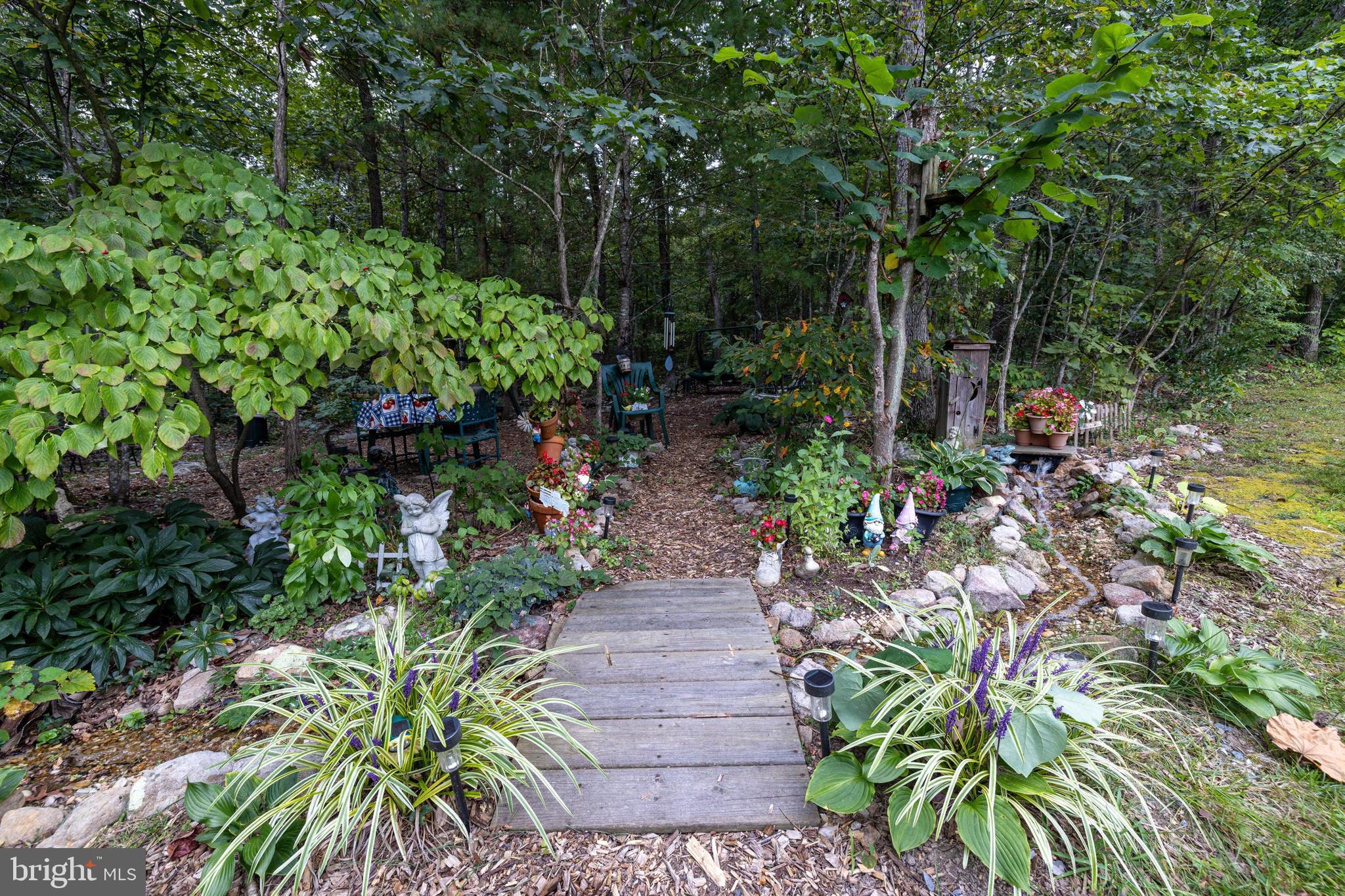 287 MOCKINGBIRD LANE