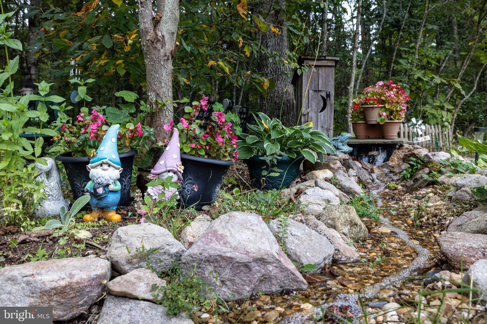 287 MOCKINGBIRD LANE