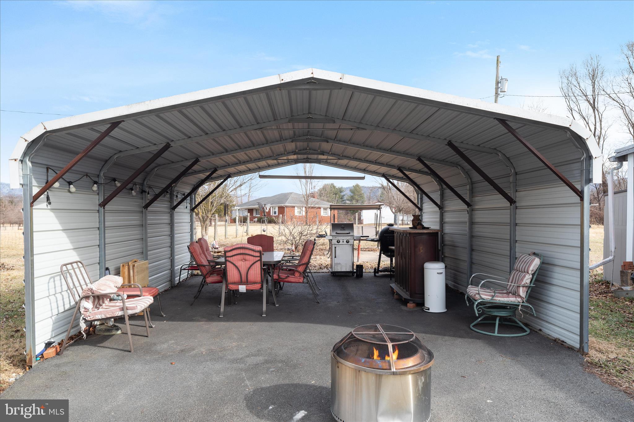 1596 US HIGHWAY 211 E BSN