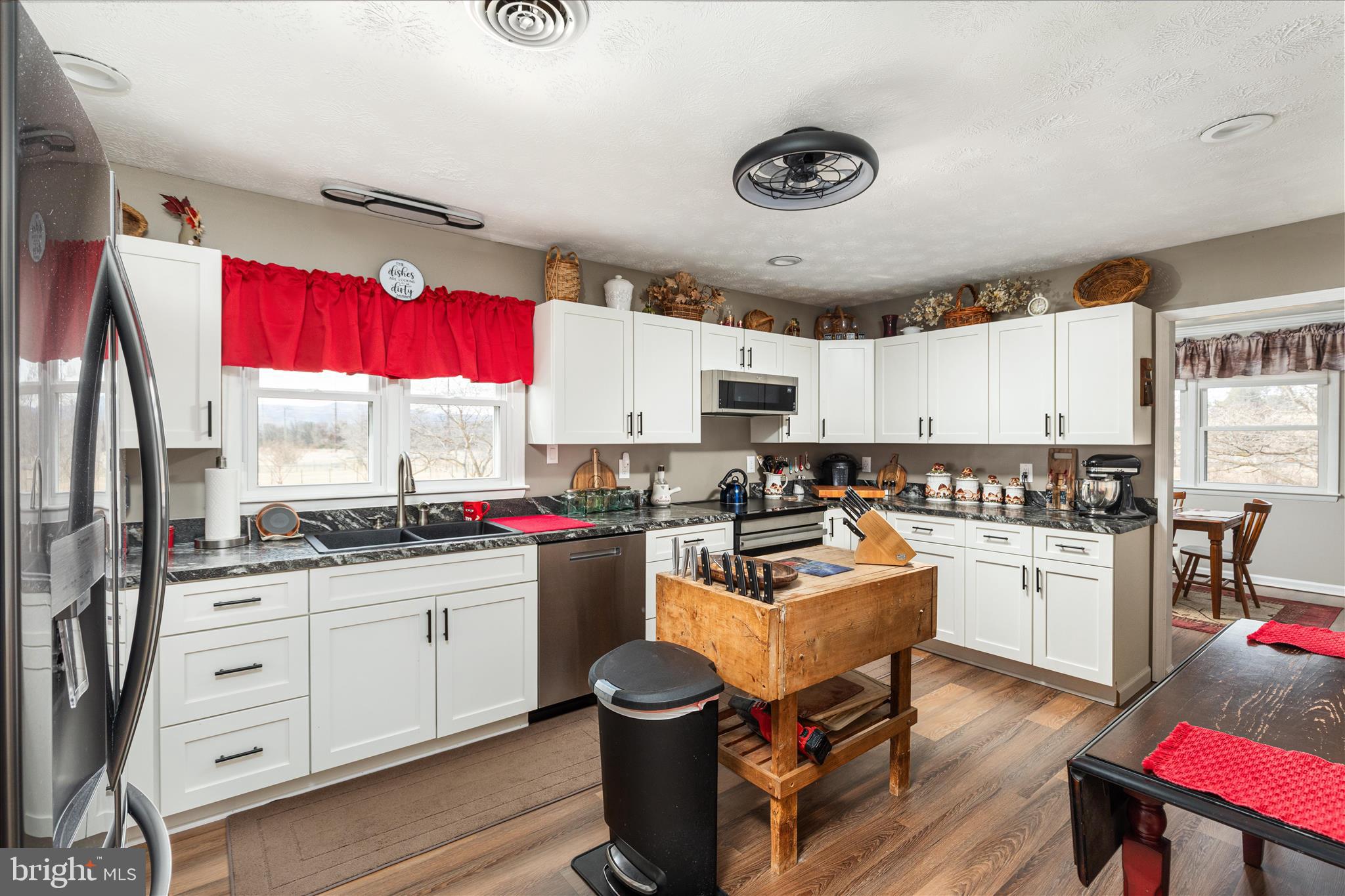 1596 US HIGHWAY 211 E BSN