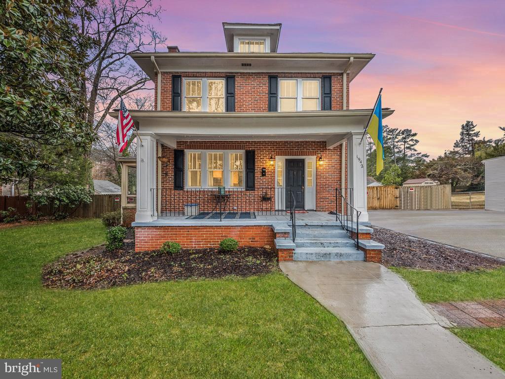 1942 Berkeley AVENUE
