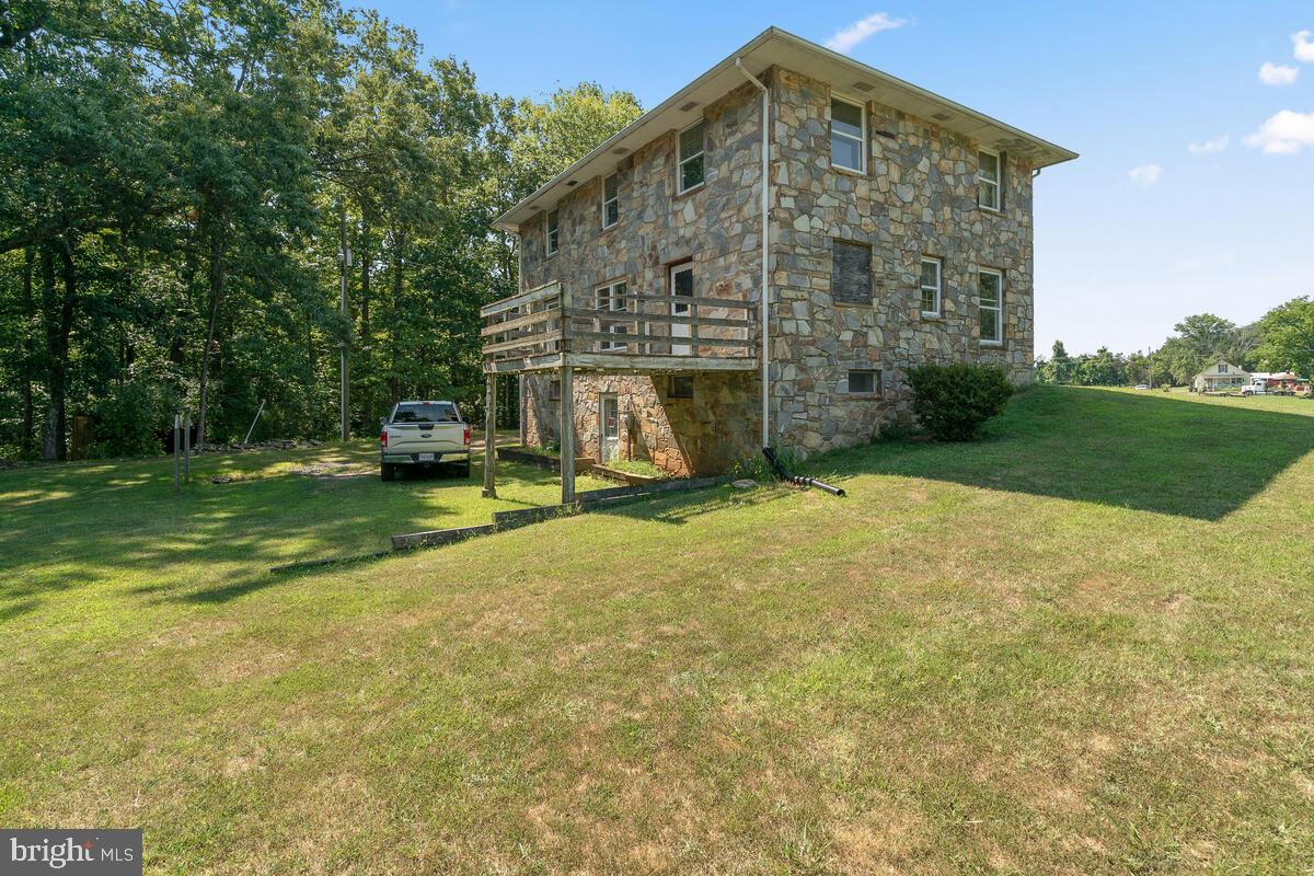 8929 Burwell ROAD