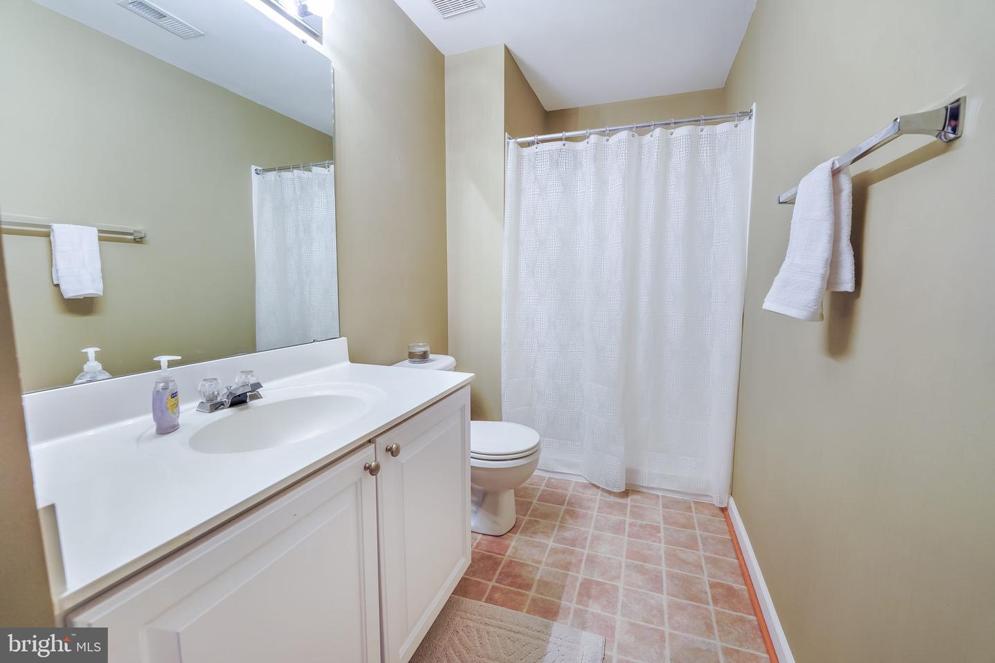 5947 Lyceum LANE