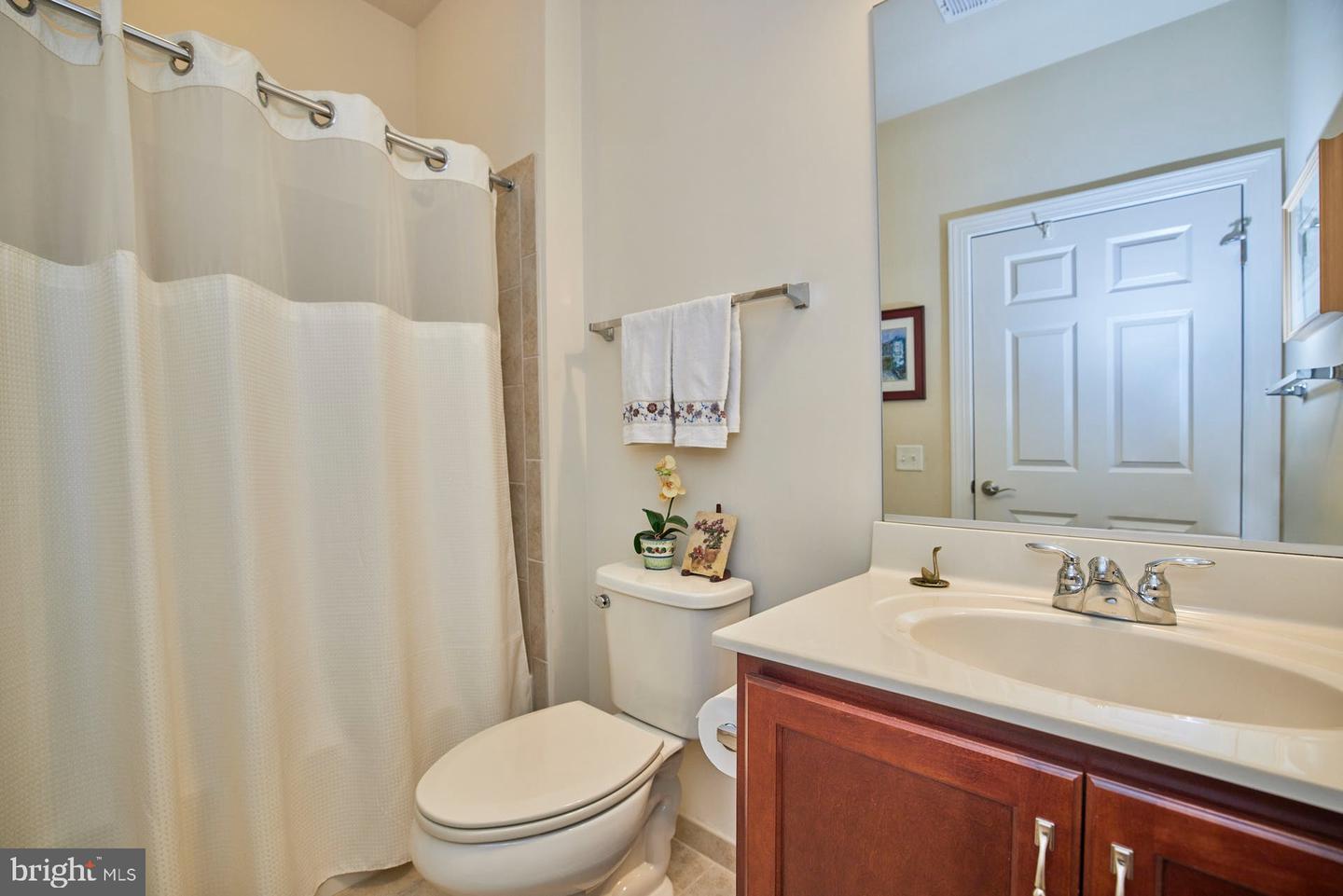 15211 Royal Crest DRIVE Unit: 201
