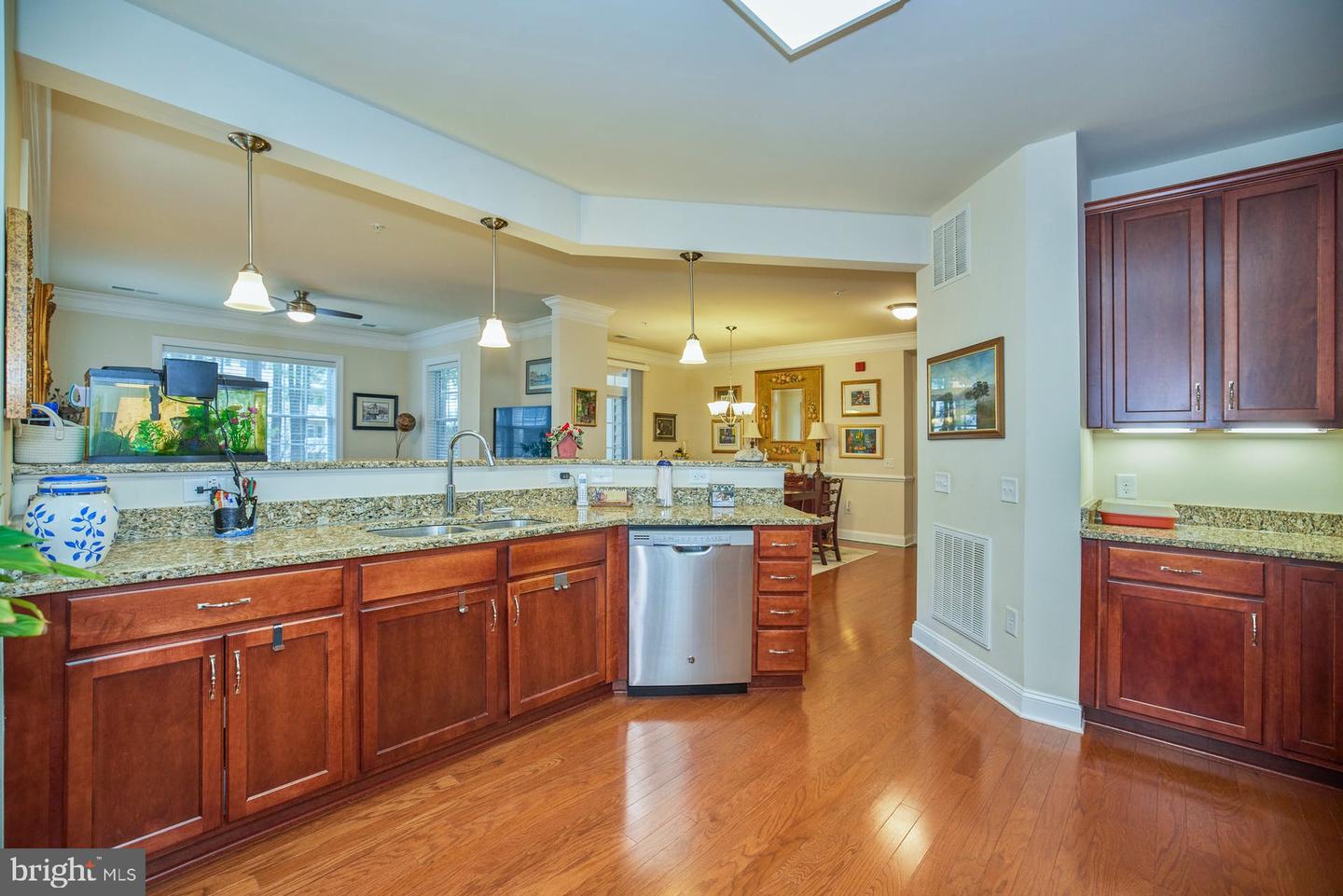 15211 Royal Crest DRIVE Unit: 201