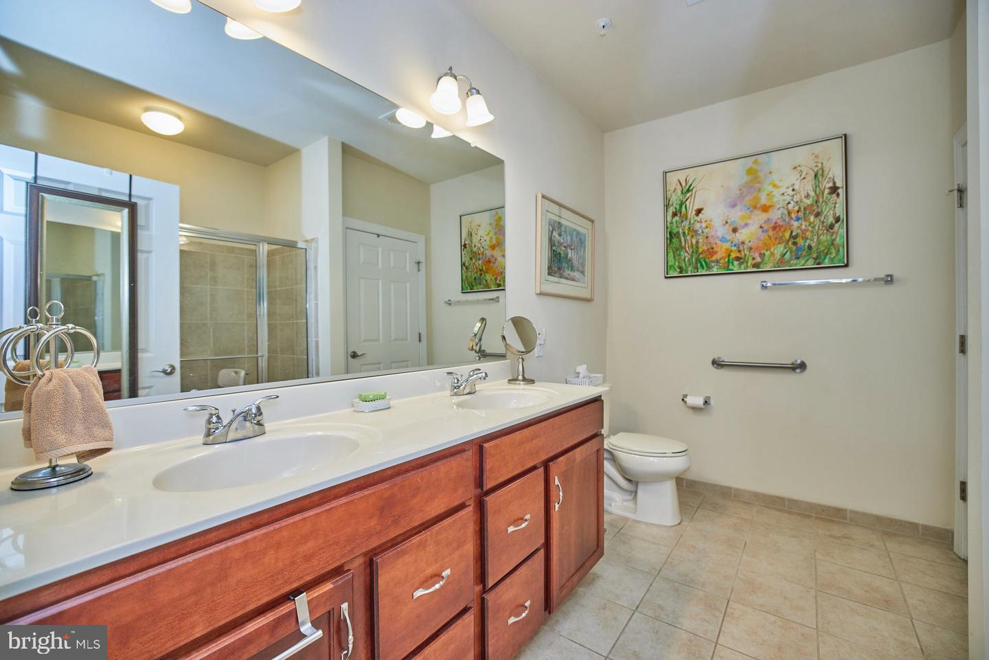 15211 Royal Crest DRIVE Unit: 201