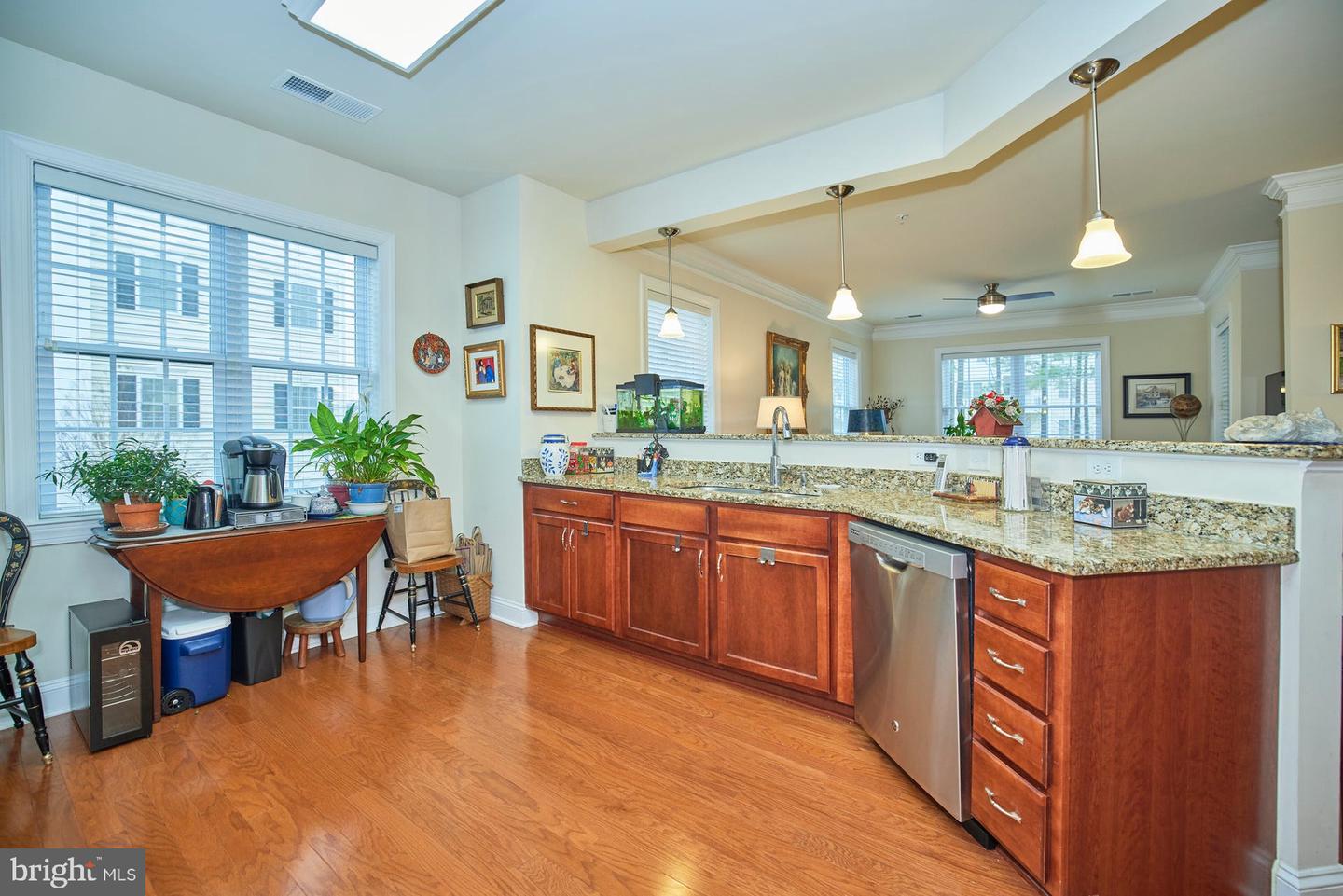 15211 Royal Crest DRIVE Unit: 201