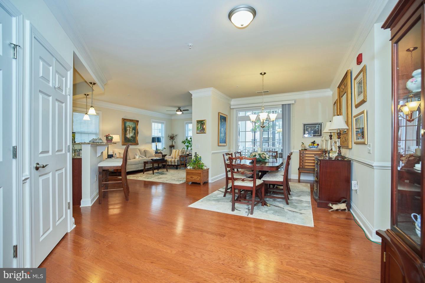 15211 Royal Crest DRIVE Unit: 201