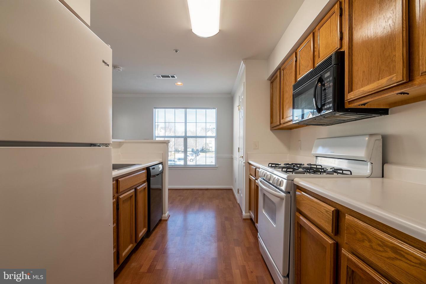 11010 Koman CIRCLE Unit: 201