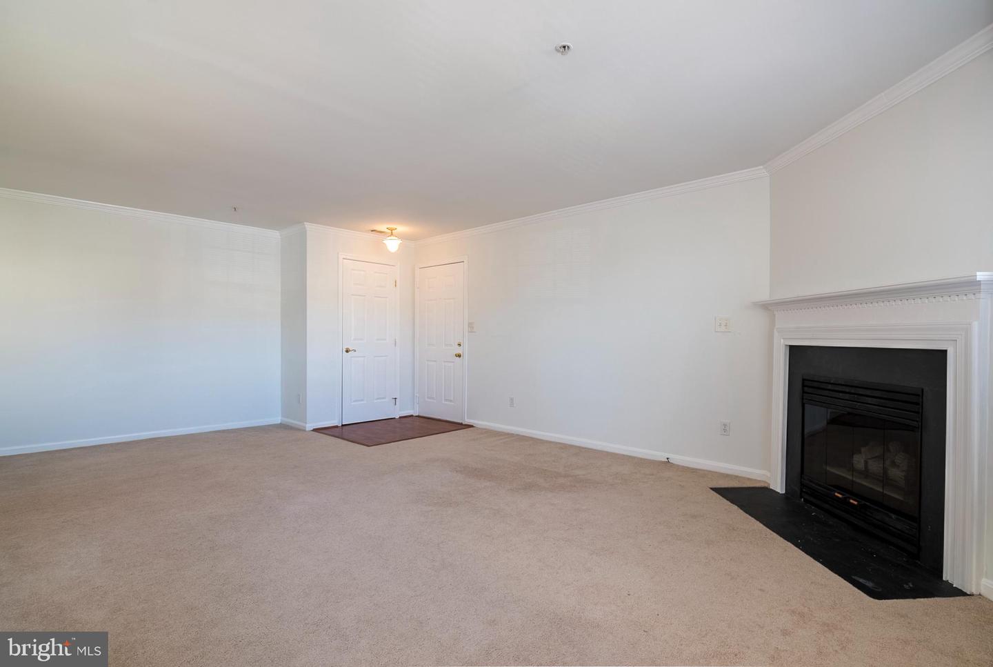 11010 Koman CIRCLE Unit: 201