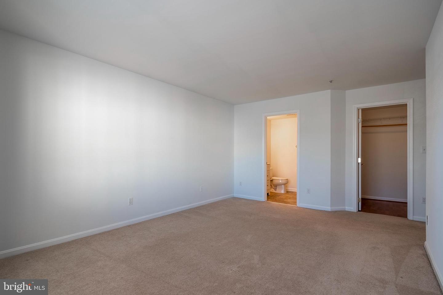 11010 Koman CIRCLE Unit: 201