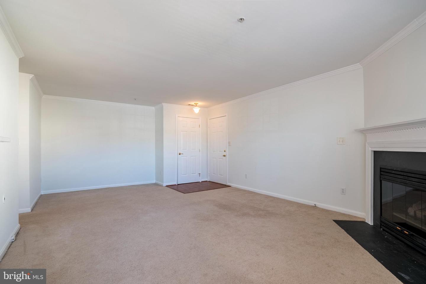 11010 Koman CIRCLE Unit: 201