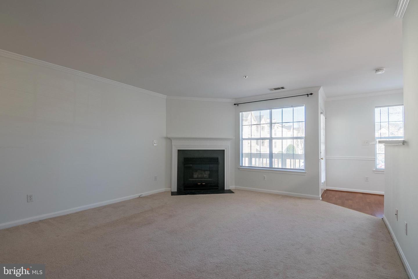 11010 Koman CIRCLE Unit: 201