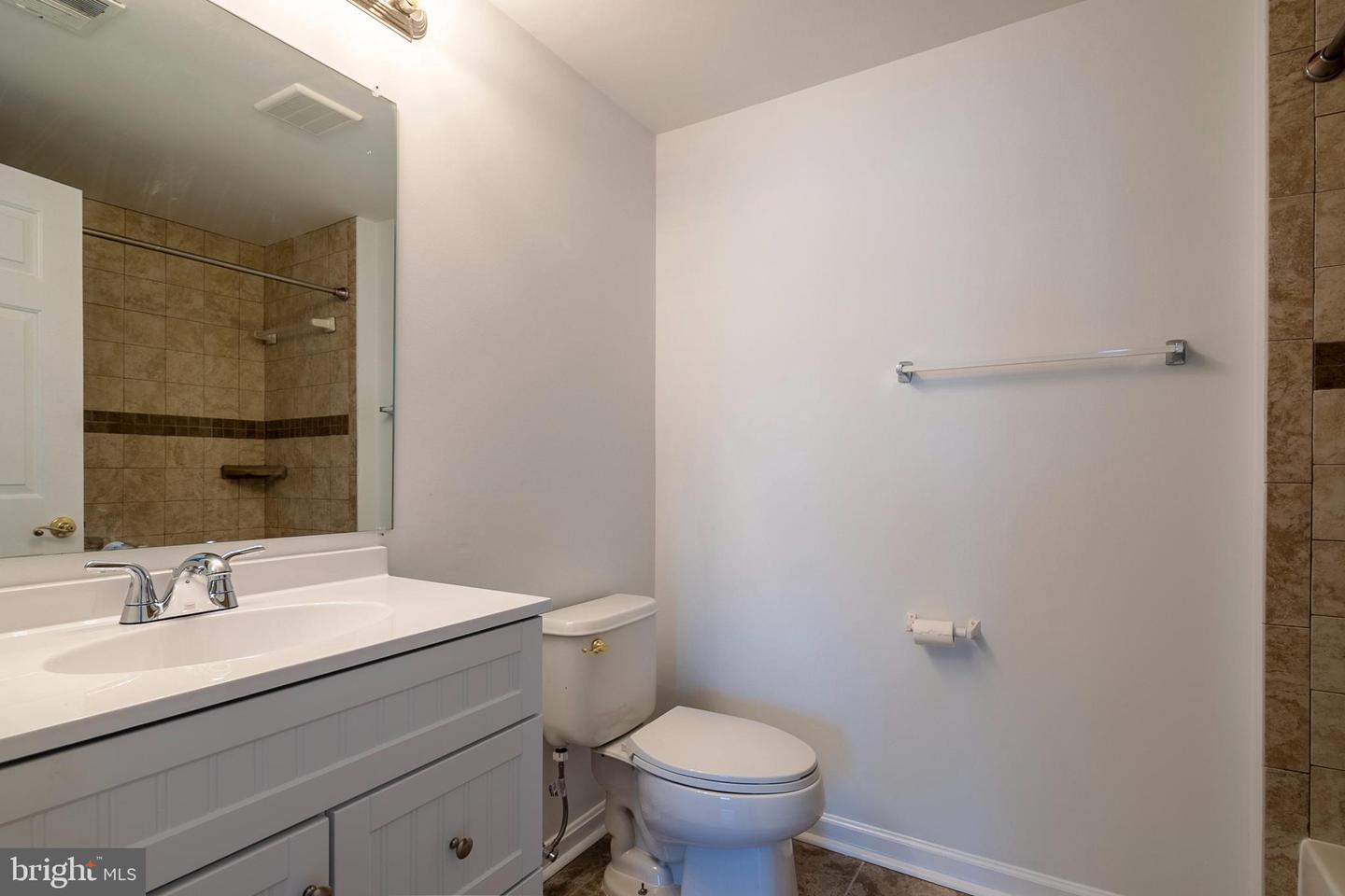 11010 Koman CIRCLE Unit: 201