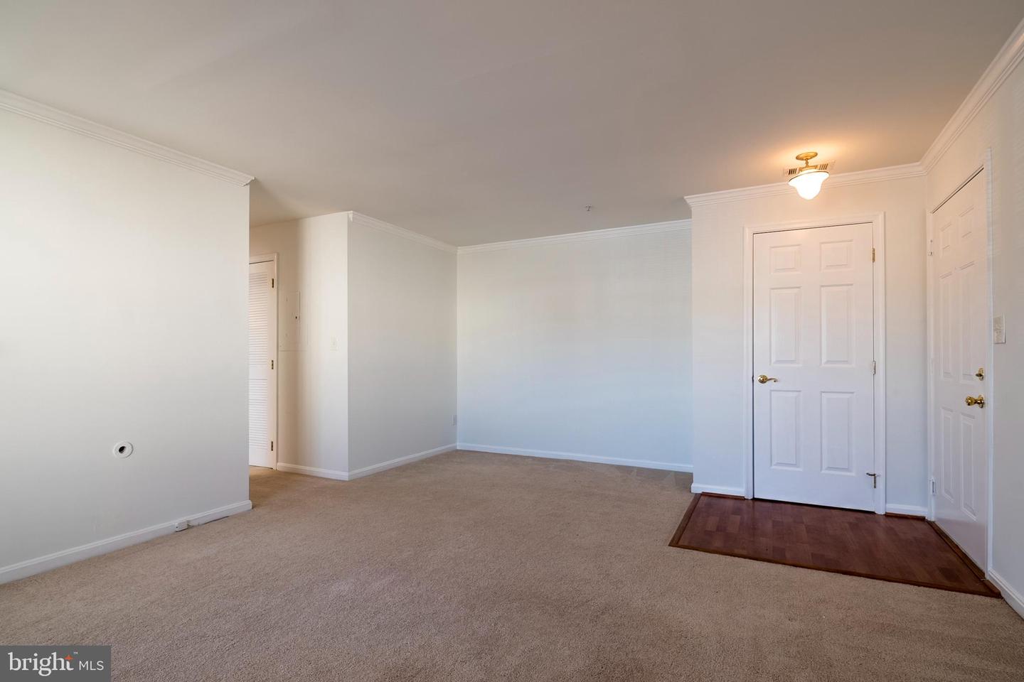 11010 Koman CIRCLE Unit: 201