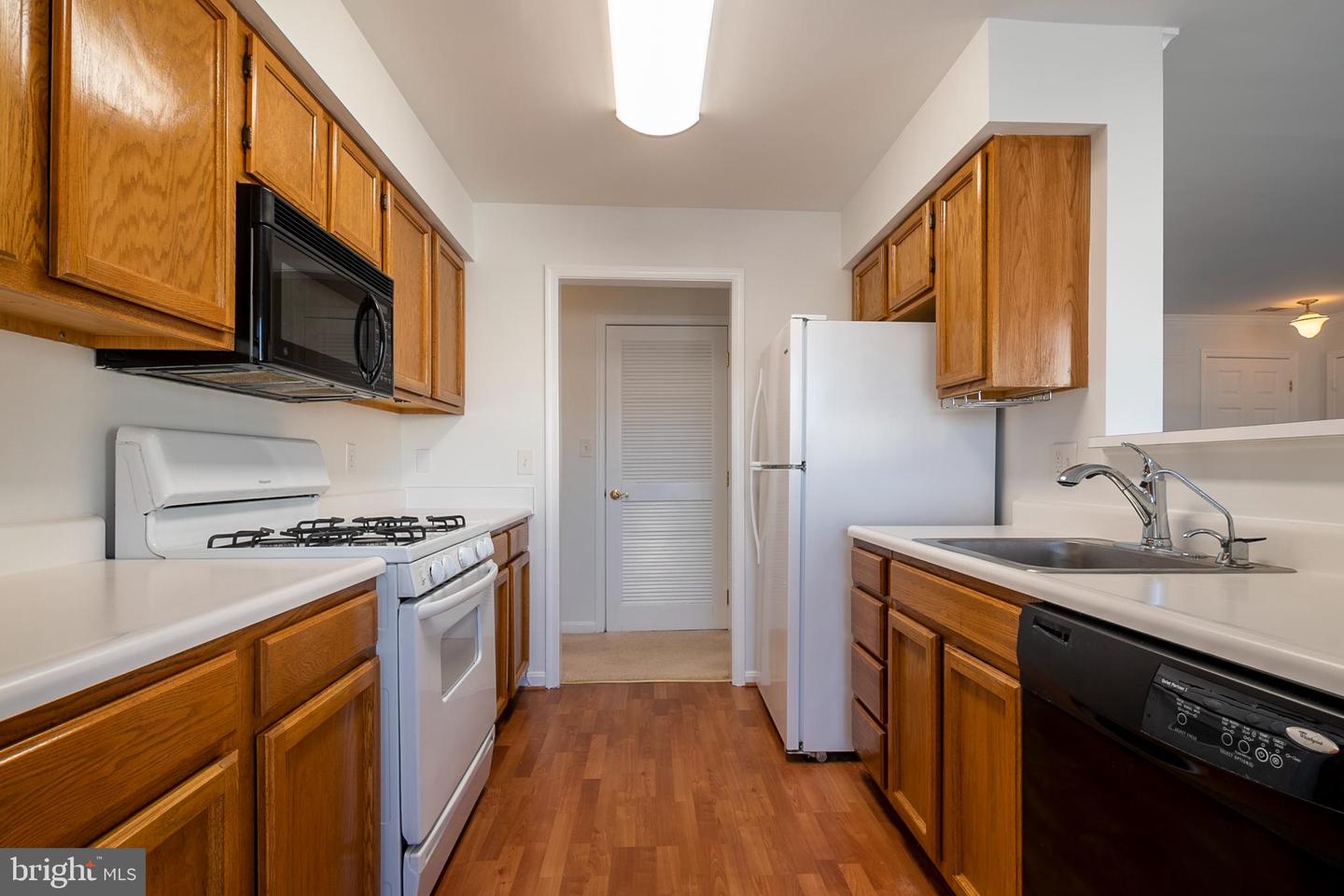 11010 Koman CIRCLE Unit: 201