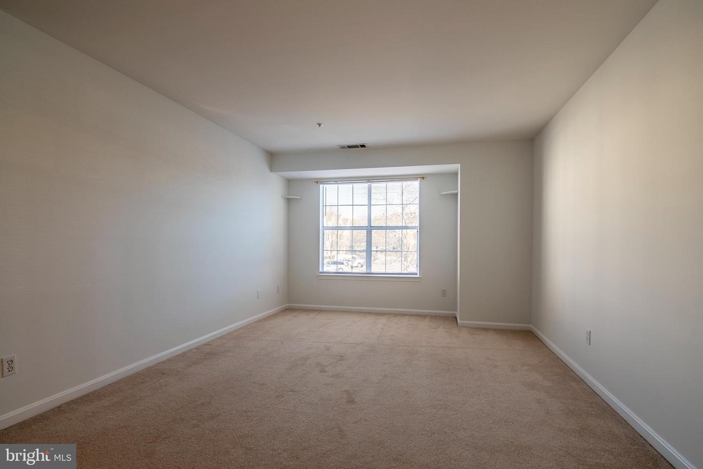 11010 Koman CIRCLE Unit: 201