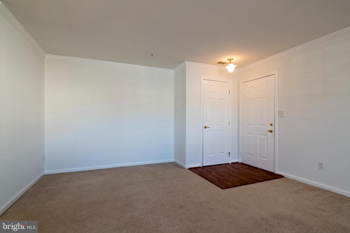 11010 Koman CIRCLE Unit: 201