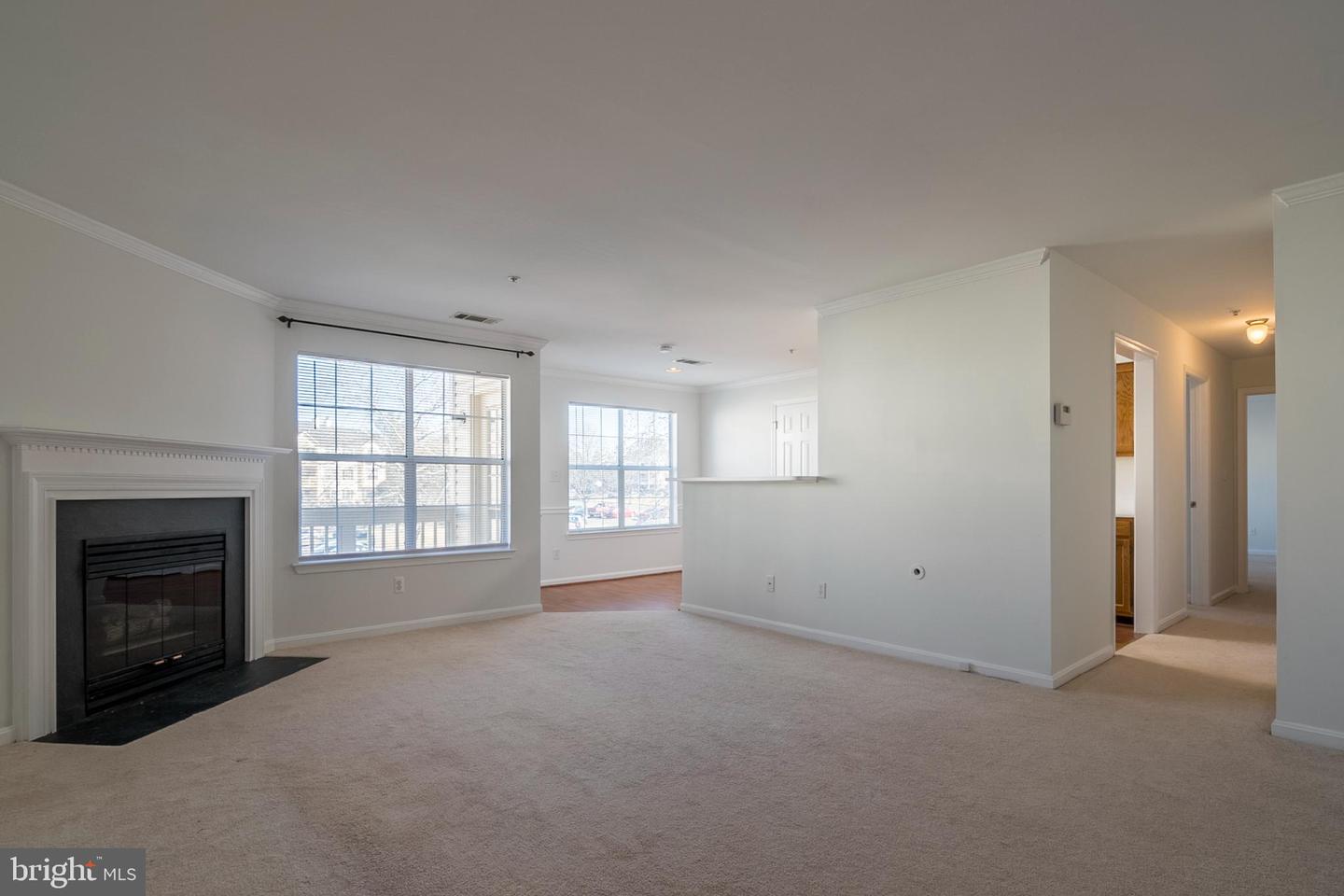 11010 Koman CIRCLE Unit: 201